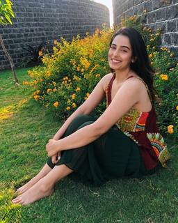 Srishty Rode feet photo 10