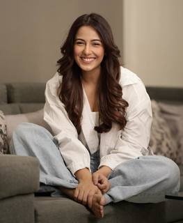 Srishty Rode feet photo 7