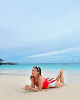 Srishty Rode feet photo 4