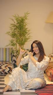 Srishty Rode feet photo 19