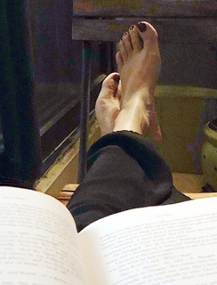 Sriti Jha feet photo 14
