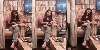 Sriti Jha feet photo 3