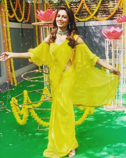 Sriti Jha feet photo 3