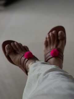 Sriti Jha feet photo 4