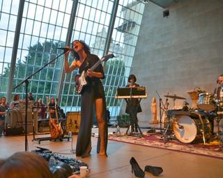 St. Vincent feet photo thumbnail