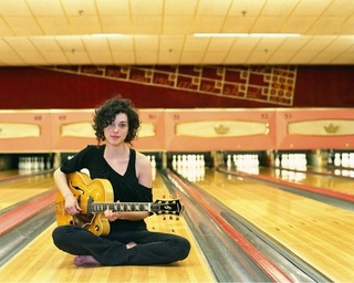 St. Vincent feet photo thumbnail
