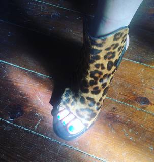 St. Vincent feet photo thumbnail