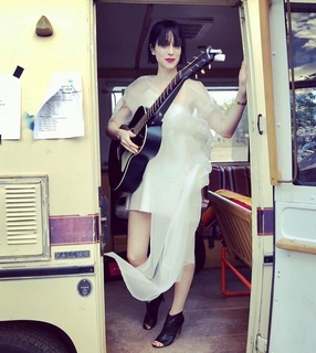 St. Vincent feet photo thumbnail