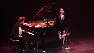 St. Vincent feet photo thumbnail
