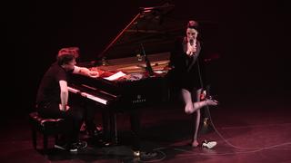 St. Vincent feet photo thumbnail