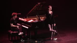 St. Vincent feet photo thumbnail