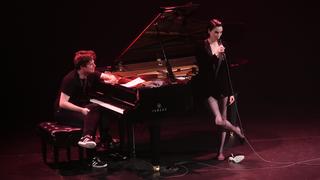 St. Vincent feet photo thumbnail