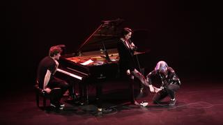 St. Vincent feet photo thumbnail