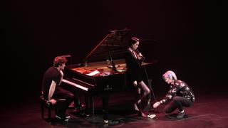 St. Vincent feet photo thumbnail