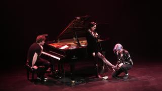 St. Vincent feet photo thumbnail