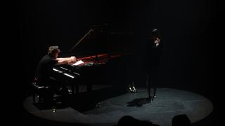 St. Vincent feet photo thumbnail