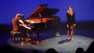 St. Vincent feet photo thumbnail
