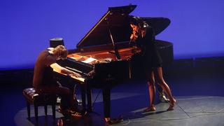 St. Vincent feet photo thumbnail