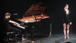 St. Vincent feet photo thumbnail