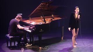 St. Vincent feet photo thumbnail
