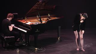 St. Vincent feet photo thumbnail