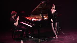St. Vincent feet photo thumbnail