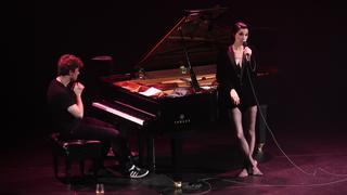 St. Vincent feet photo thumbnail