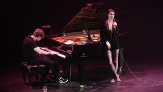 St. Vincent feet photo thumbnail