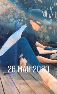 St. Vincent feet photo thumbnail