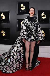 St. Vincent feet photo thumbnail