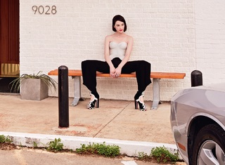 St. Vincent feet photo thumbnail