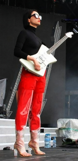 St. Vincent feet photo thumbnail