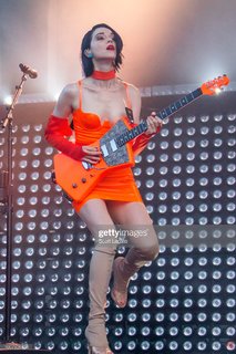 St. Vincent feet photo thumbnail