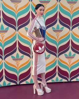 St. Vincent feet photo thumbnail