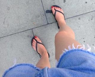 Stacey Dooley feet photo thumbnail