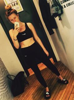 Stacey Dooley feet photo thumbnail