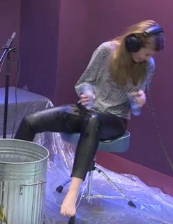 Stacey Dooley feet photo thumbnail