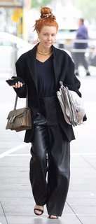 Stacey Dooley feet photo thumbnail