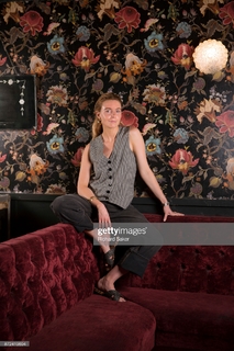 Stacey Dooley feet photo thumbnail