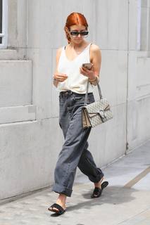 Stacey Dooley feet photo thumbnail