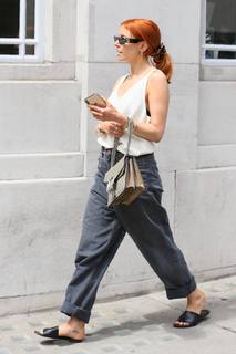 Stacey Dooley feet photo thumbnail