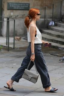 Stacey Dooley feet photo thumbnail
