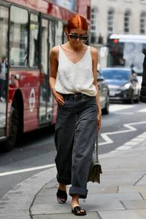 Stacey Dooley feet photo thumbnail