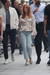 Stacey Dooley feet photo thumbnail