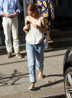 Stacey Dooley feet photo thumbnail