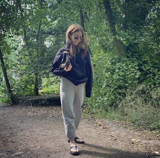 Stacey Dooley feet photo thumbnail