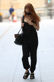 Stacey Dooley feet photo thumbnail