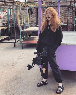 Stacey Dooley feet photo thumbnail