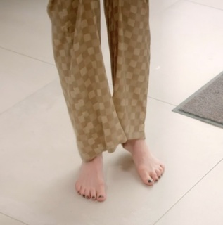 Stacey Dooley feet photo thumbnail