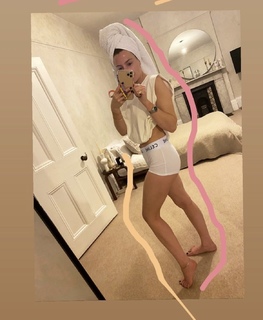 Stacey Dooley feet photo thumbnail